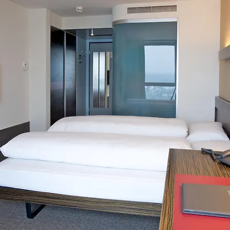 מלון Ambassador 4*