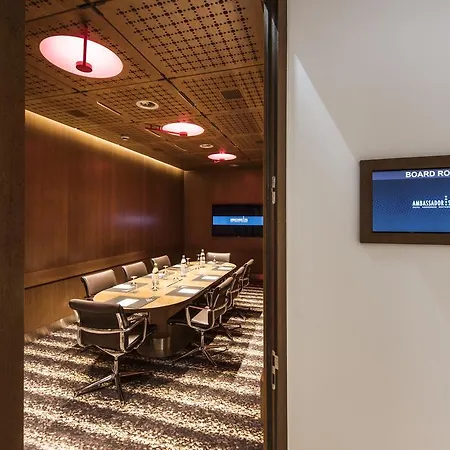 Ambassador מלון 4*