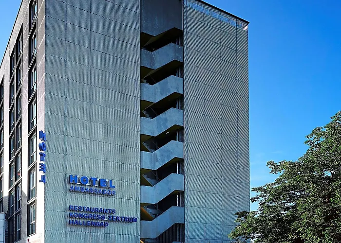 Ambassador Hotell 4*