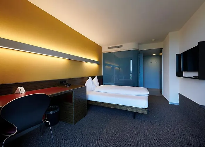 Ambassador Hotell 4*